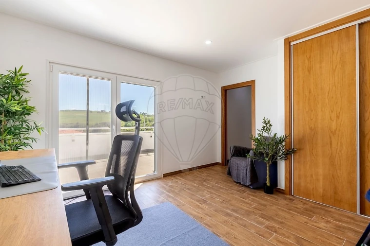Apartamento T3 para Venda em Lourinhã e Atalaia Foto 19