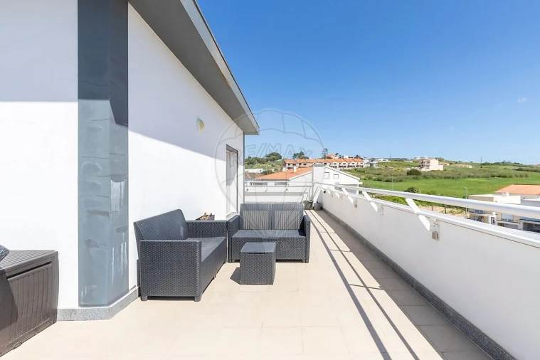 Apartamento T3 para Venda em Lourinhã e Atalaia Foto 24