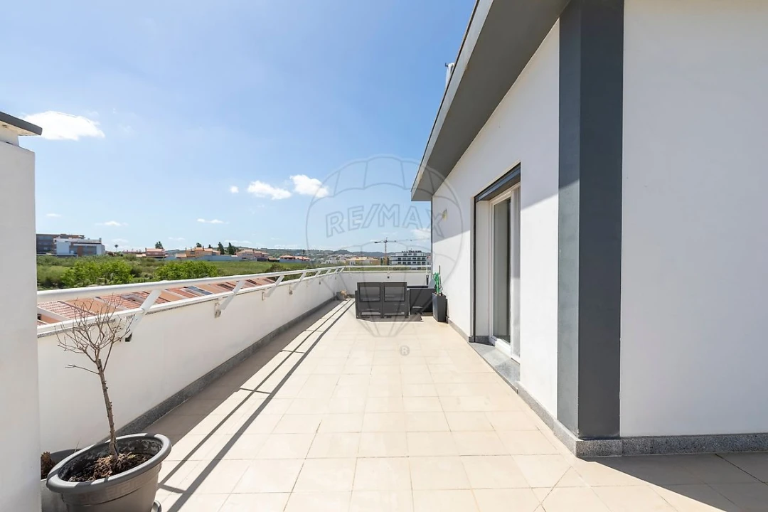 Apartamento T3 para Venda em Lourinhã e Atalaia Foto 23