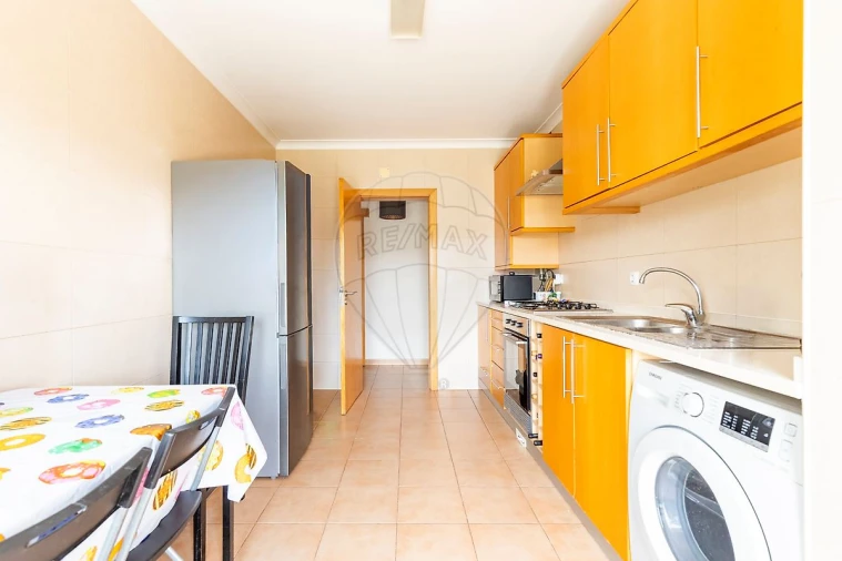 Apartamento T2 para Venda em Santa Maria, São Pedro e Matacães Foto 4