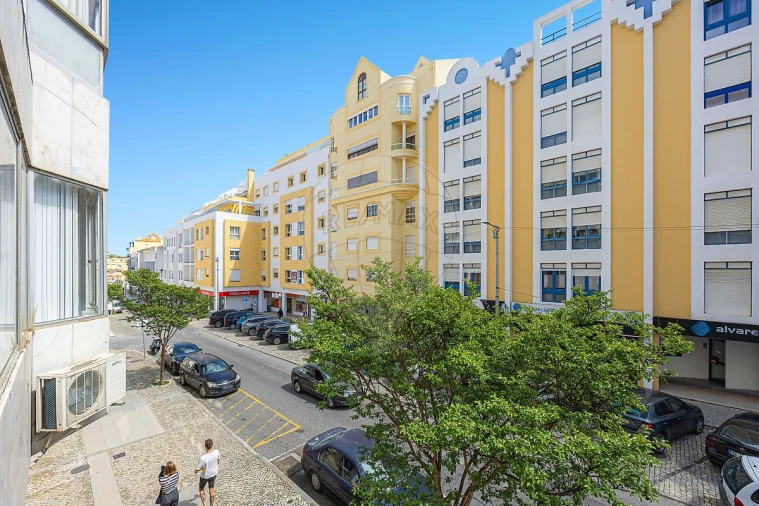 Escritório para Arrendamento em Santa Maria, São Pedro e Matacães Foto 13
