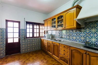 Moradia T7 para Venda em Baixa da Banheira e Vale da Amoreira