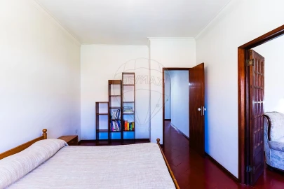 Moradia T7 para Venda em Baixa da Banheira e Vale da Amoreira