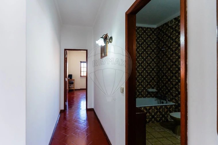 Moradia T7 para Venda em Baixa da Banheira e Vale da Amoreira Foto 28