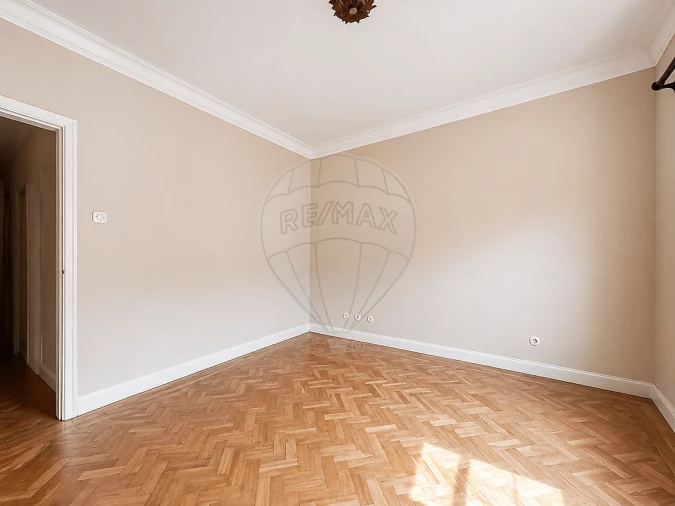 Moradia T4 para Venda em Gaeiras Foto 11