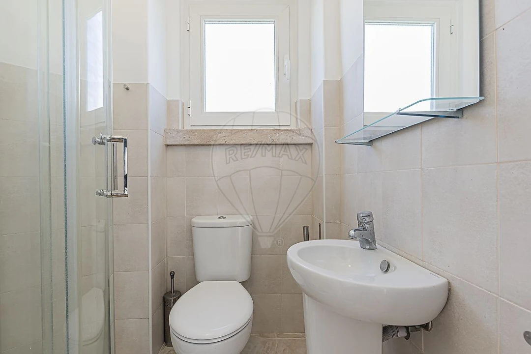 Apartamento T4 para Arrendamento em Alvalade Foto 17