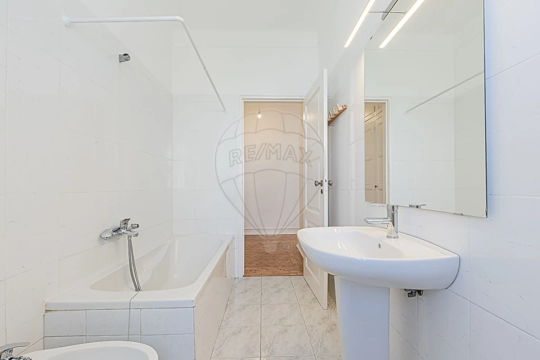 Apartamento T4 para Arrendamento em Alvalade Foto 31