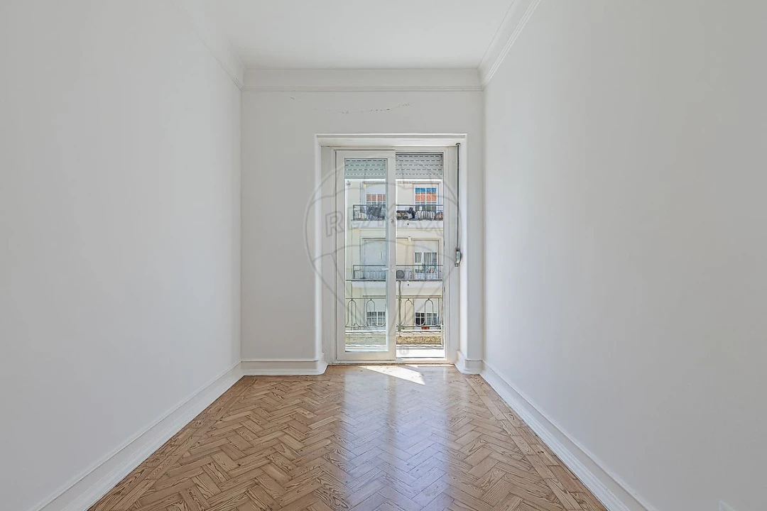 Apartamento T4 para Arrendamento em Alvalade Foto 24