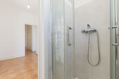 Apartamento T4 para Arrendamento em Alvalade