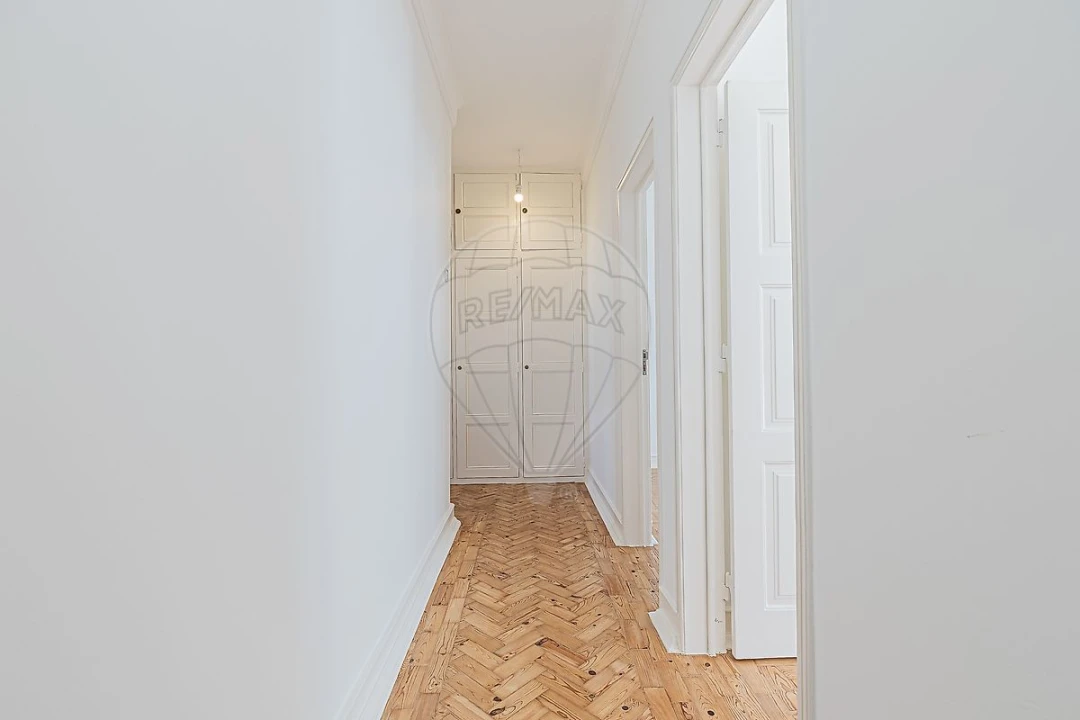 Apartamento T4 para Arrendamento em Alvalade Foto 20