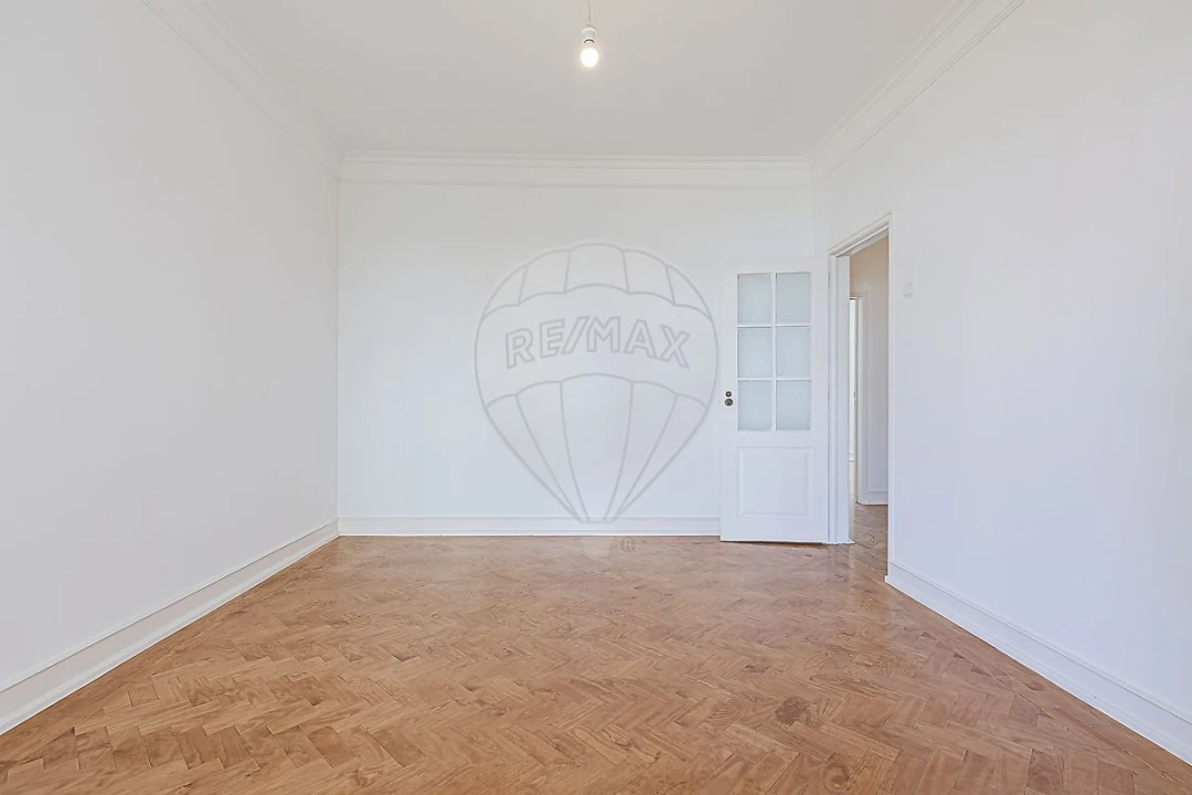 Apartamento T4 para Arrendamento em Alvalade Foto 21
