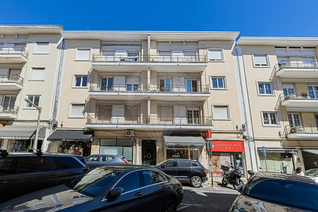 Apartamento T4 para Arrendamento em Alvalade Foto 4