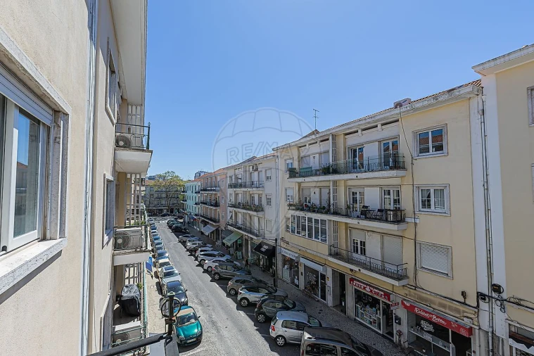 Apartamento T4 para Arrendamento em Alvalade Foto 5