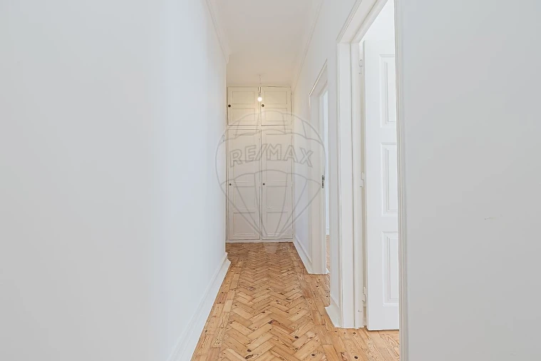 Apartamento T4 para Arrendamento em Alvalade Foto 20