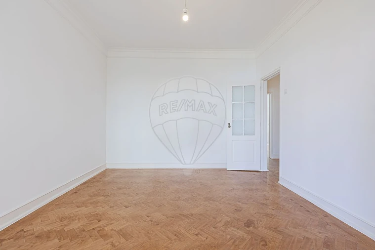 Apartamento T4 para Arrendamento em Alvalade Foto 21