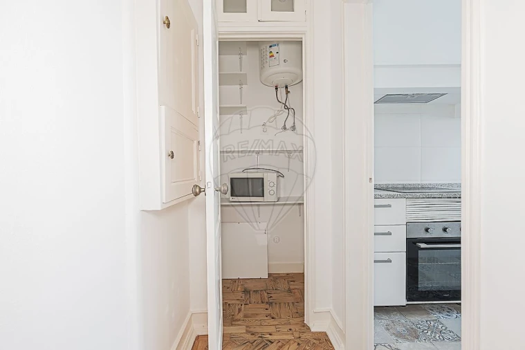 Apartamento T4 para Arrendamento em Alvalade Foto 7