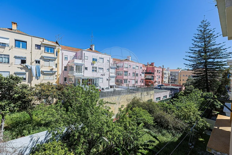 Apartamento T4 para Arrendamento em Alvalade Foto 10