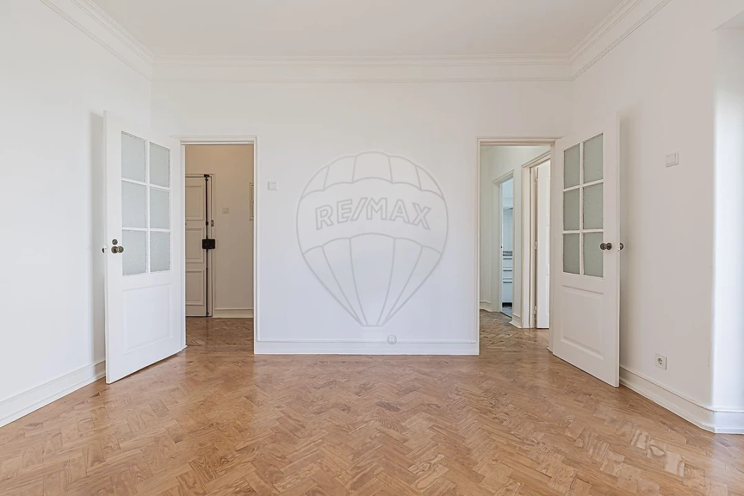 Apartamento T4 para Arrendamento em Alvalade Foto 14