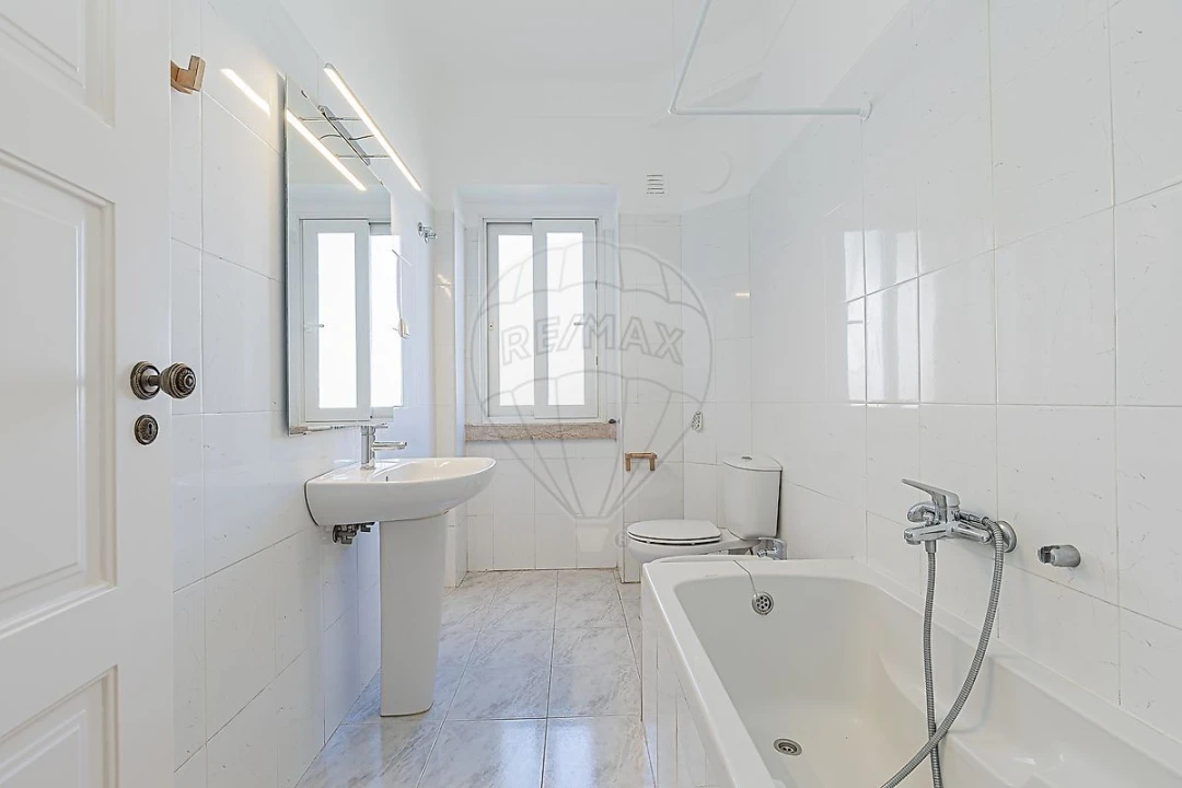 Apartamento T4 para Arrendamento em Alvalade Foto 34