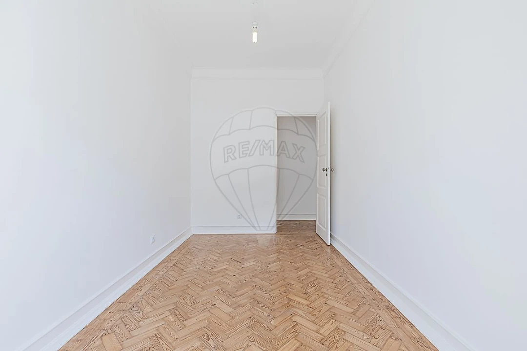 Apartamento T4 para Arrendamento em Alvalade Foto 26