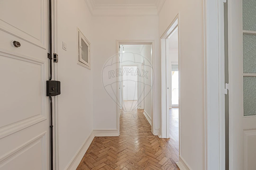 Apartamento T4 para Arrendamento em Alvalade Foto 6