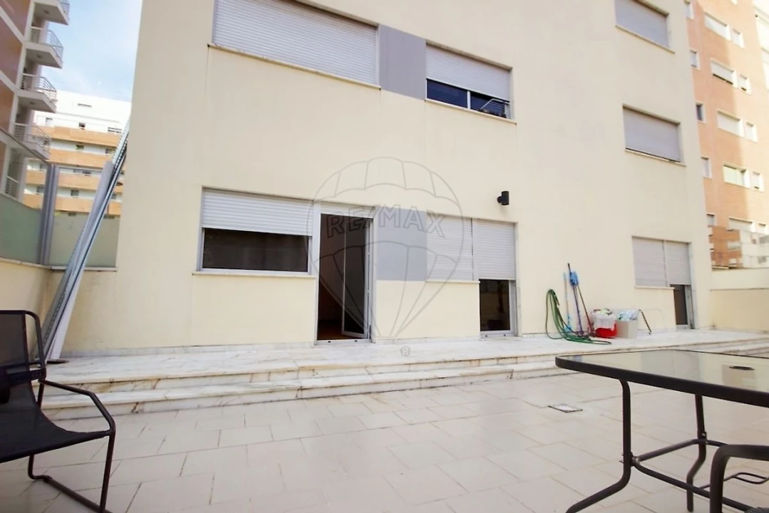 Apartamento T4 para Venda em Parque das Nações Foto 31