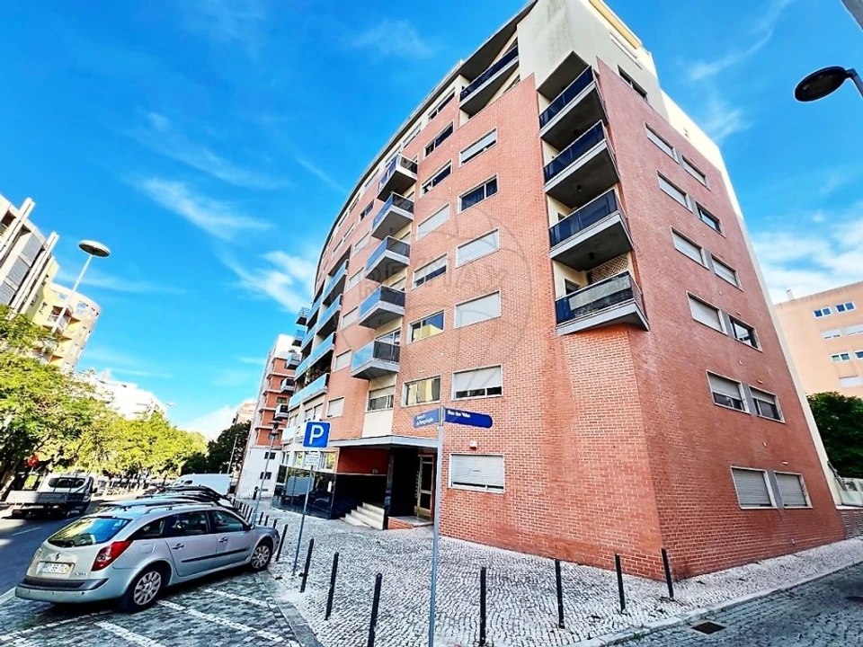 Apartamento T4 para Venda em Parque das Nações Foto 13