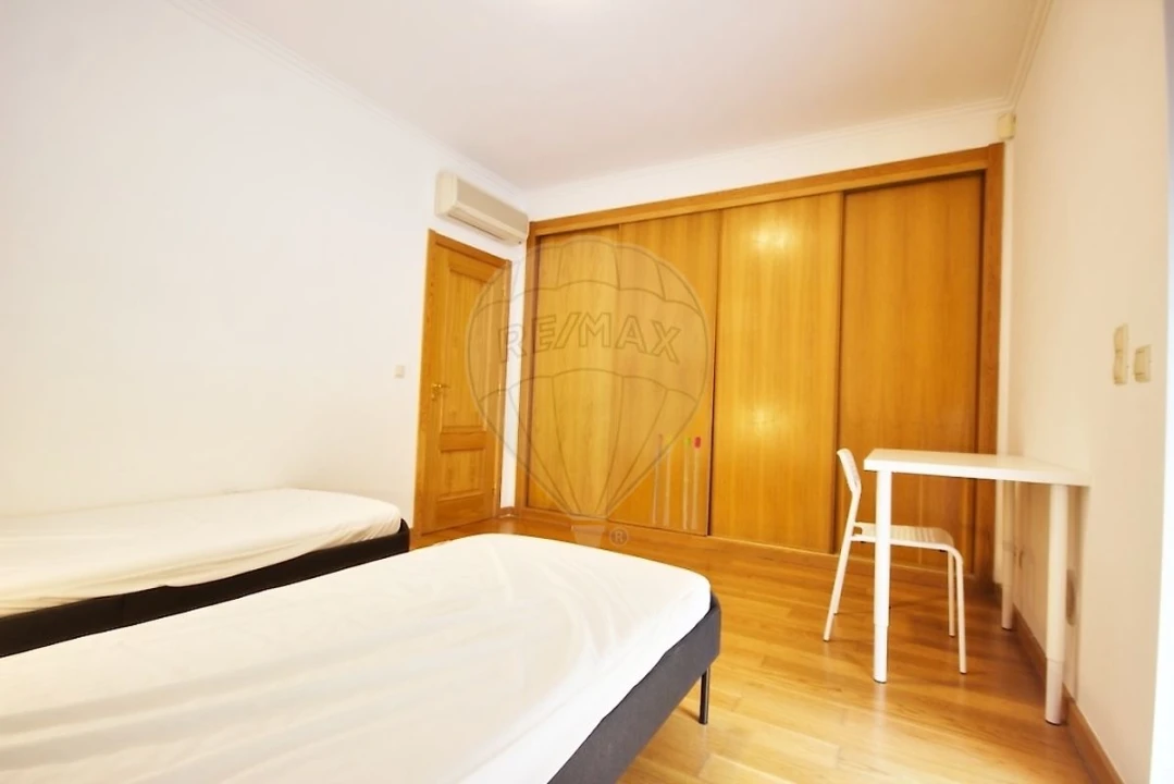 Apartamento T4 para Venda em Parque das Nações Foto 22