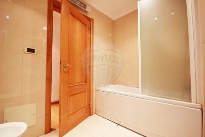 Apartamento T4 para Venda em Parque das Nações