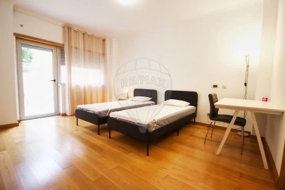 Apartamento T4 para Venda em Parque das Nações
