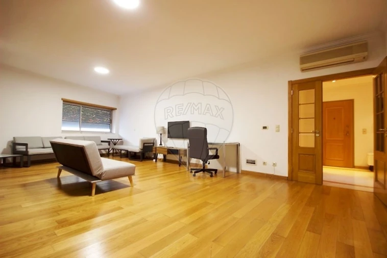 Apartamento T4 para Venda em Parque das Nações Foto 25