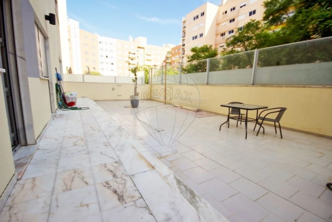 Apartamento T4 para Venda em Parque das Nações Foto 32