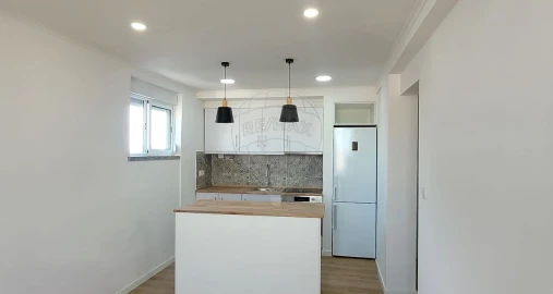 Apartamento T1 para Venda em Águas Livres