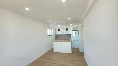Apartamento T1 para Venda em Águas Livres