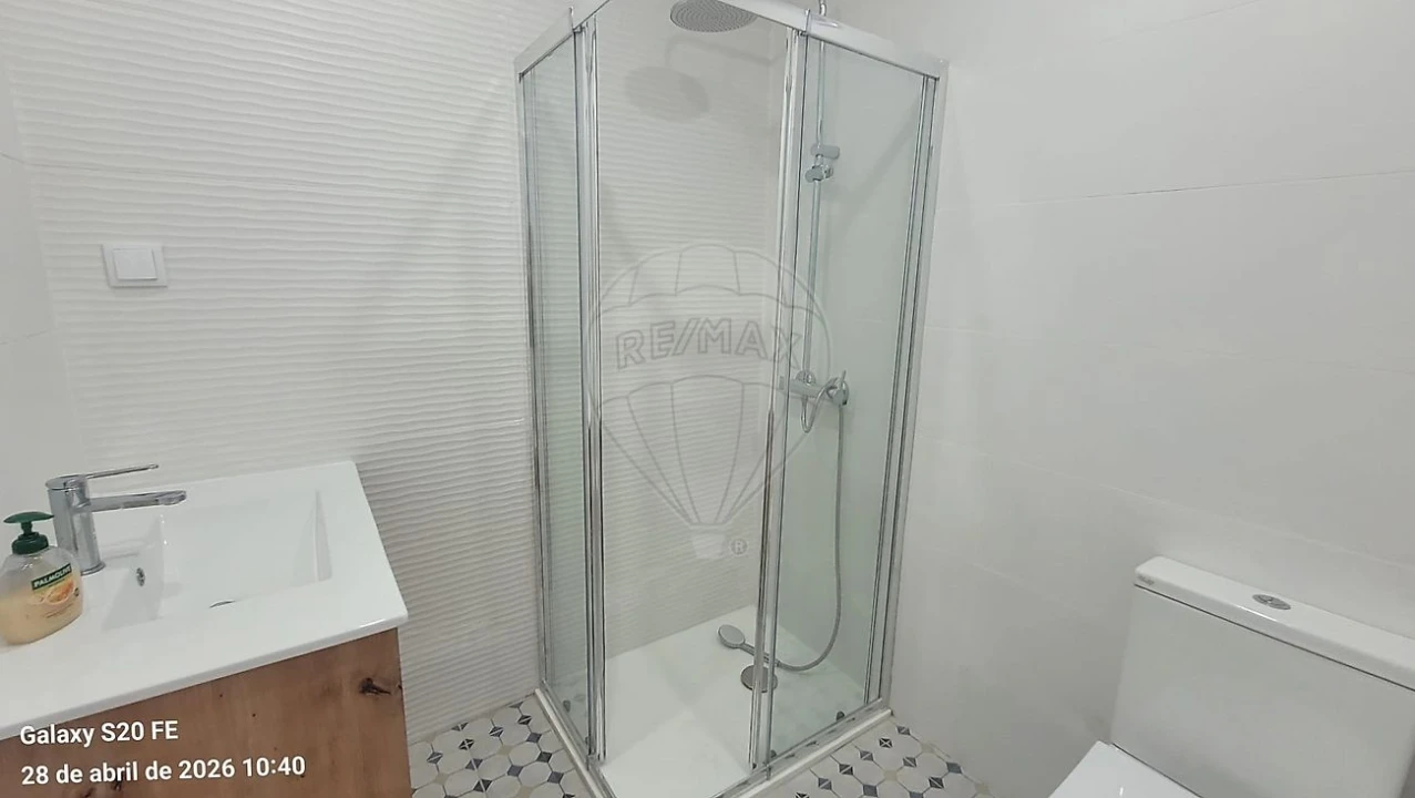 Apartamento T1 para Venda em Águas Livres Foto 6