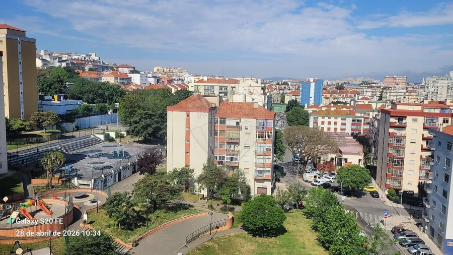Apartamento T1 para Venda em Águas Livres Foto 2