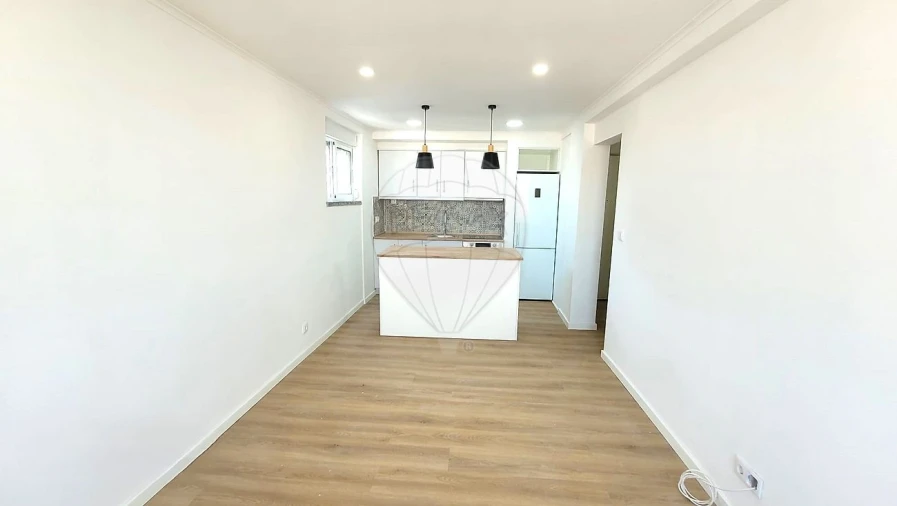 Apartamento T1 para Venda em Águas Livres Foto 7