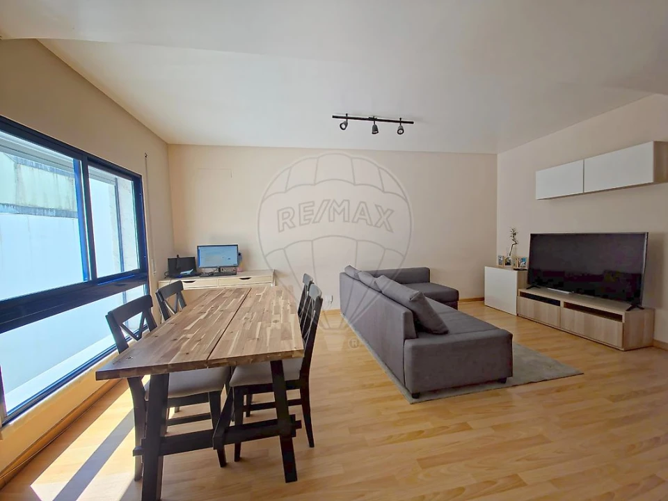 Apartamento T1 para Venda em Vila Franca de Xira Foto 4