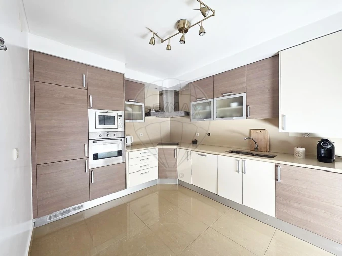 Apartamento T1 para Venda em Vila Franca de Xira Foto 3