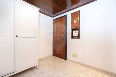 Apartamento T2 para Venda em Carregado e Cadafais