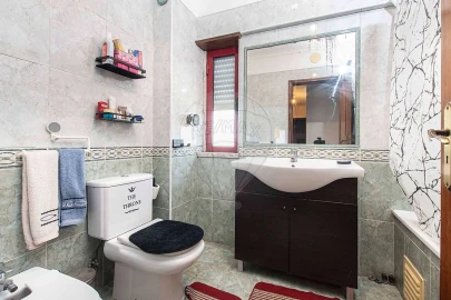 Apartamento T2 para Venda em Carregado e Cadafais