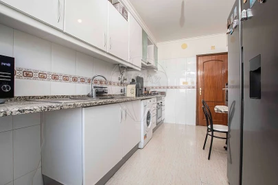 Apartamento T2 para Venda em Carregado e Cadafais