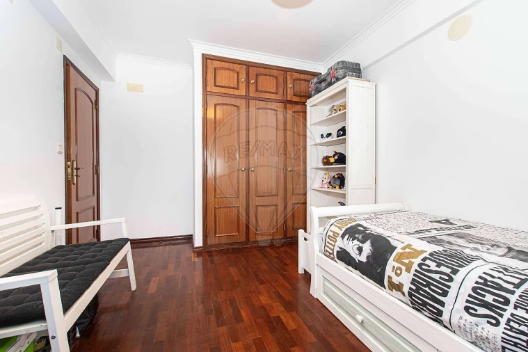 Apartamento T2 para Venda em Carregado e Cadafais Foto 14