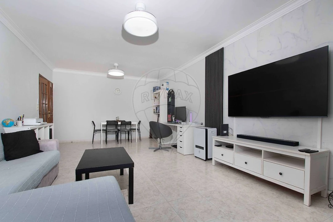 Apartamento T2 para Venda em Carregado e Cadafais Foto 6