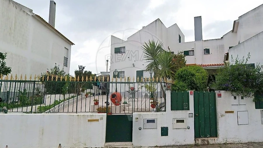 Moradia T3 para Venda em Carnaxide e Queijas