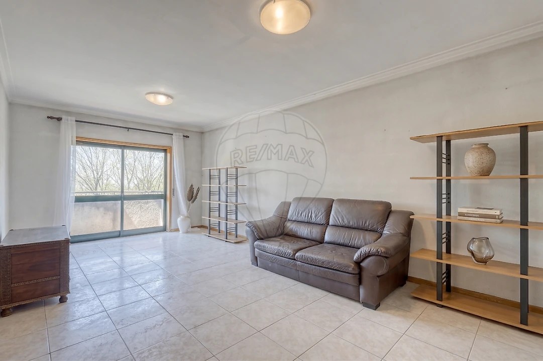 Apartamento T2 para Venda em Canelas Foto 18