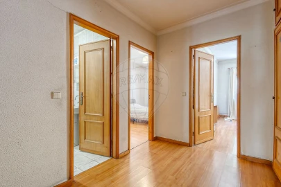 Apartamento T2 para Venda em Canelas