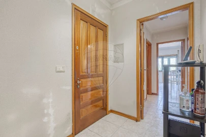 Apartamento T2 para Venda em Canelas