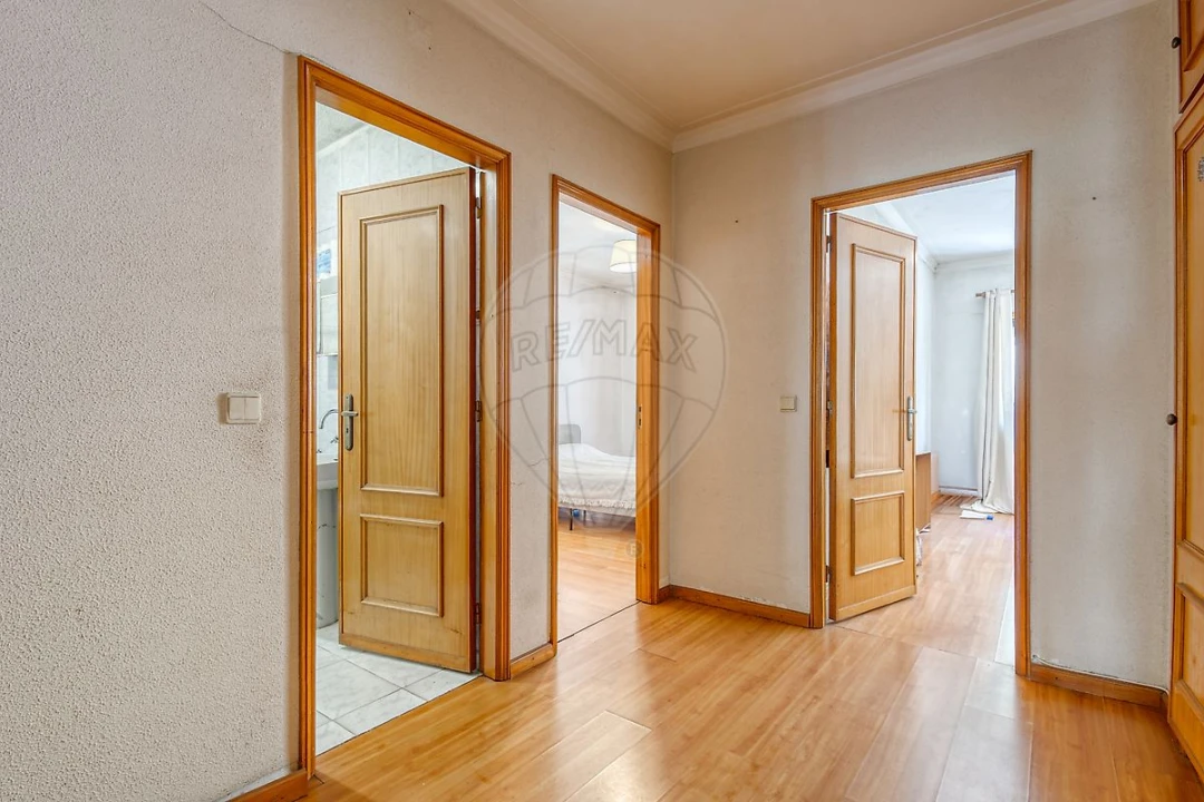 Apartamento T2 para Venda em Canelas Foto 6