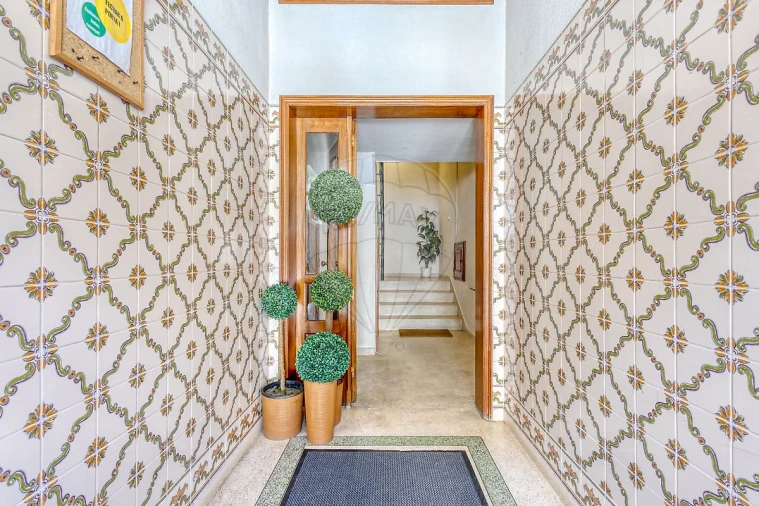 Apartamento T2 para Venda em Canelas Foto 13